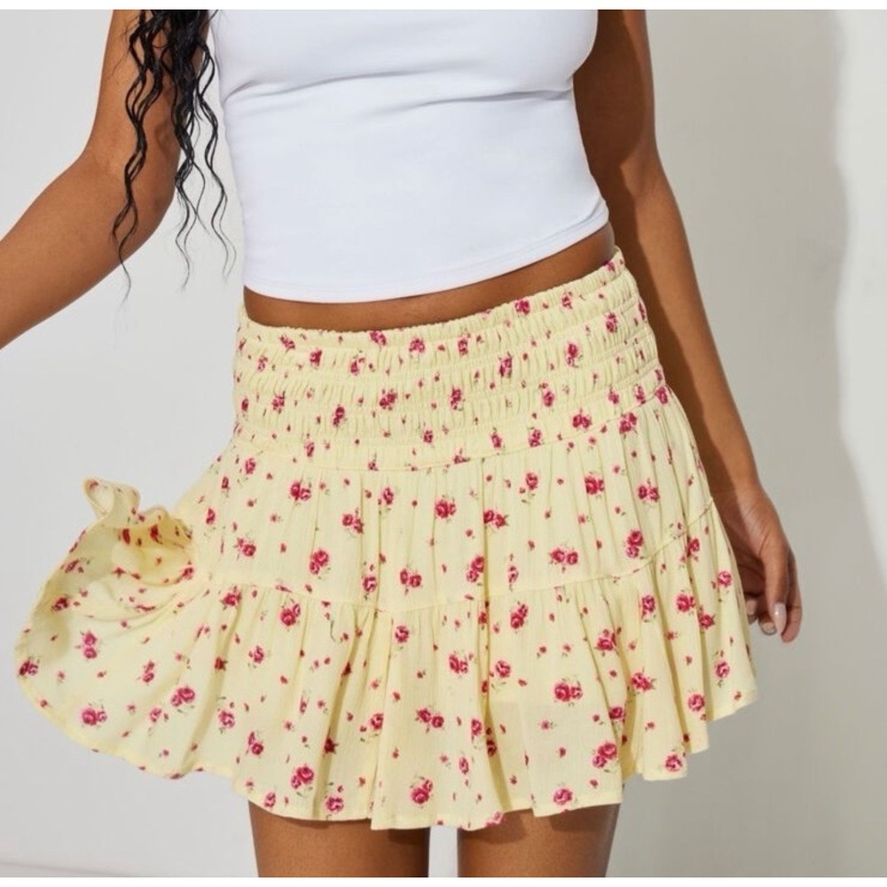 Garage Floral Smocked Skort Yellow Pink Rose Tiered Ruffle Mini Skirt XS - Picture 1 of 8